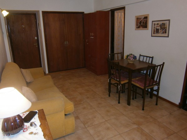 Excelente departamento 1 ambiente  con baulera y amoblado en La Perla