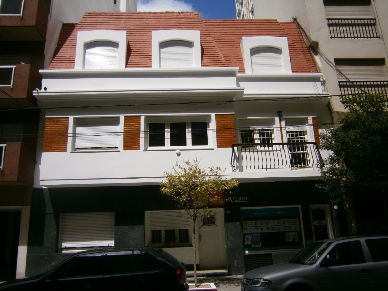 Oficina con vivienda