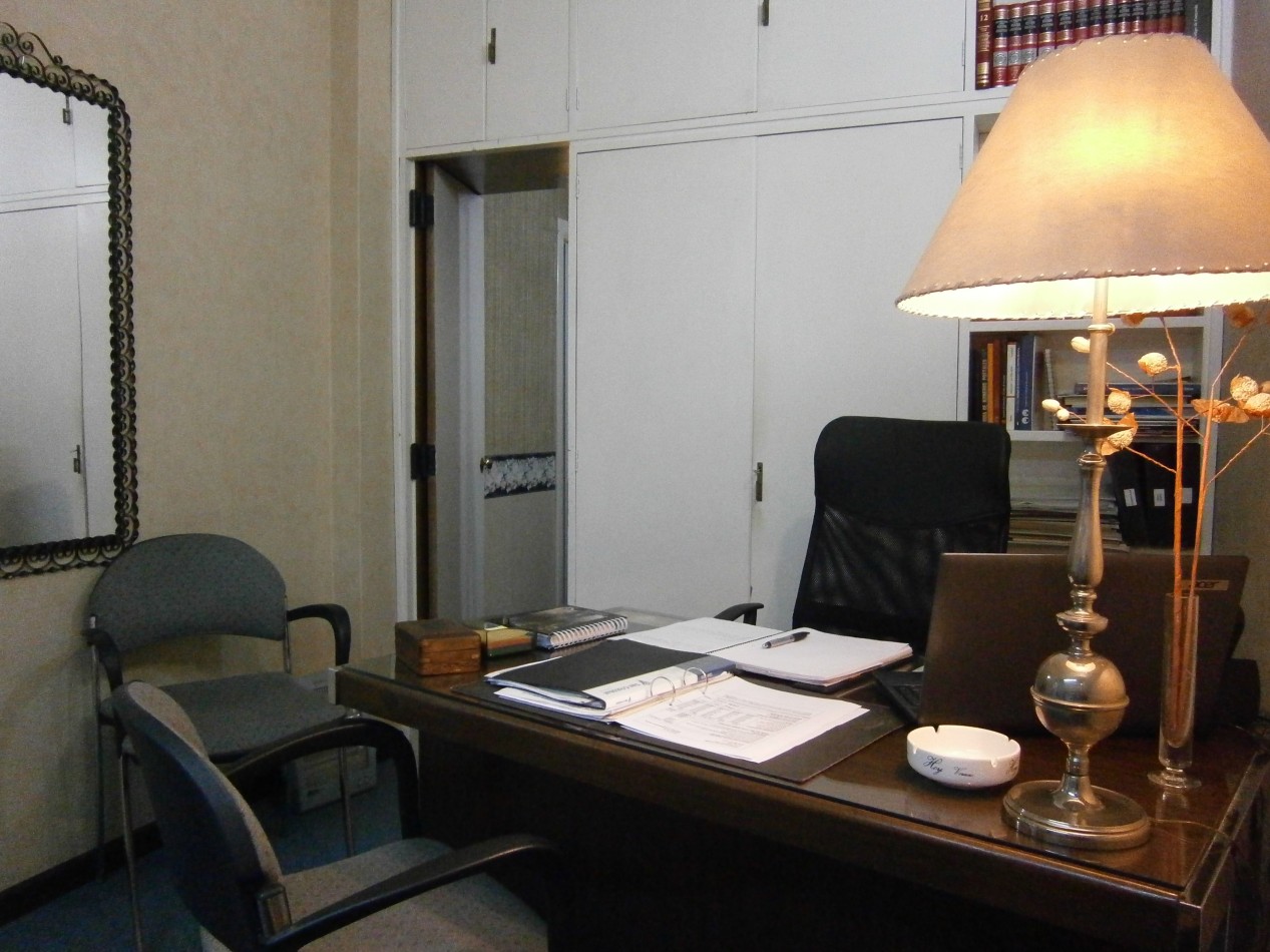 Oficina con vivienda