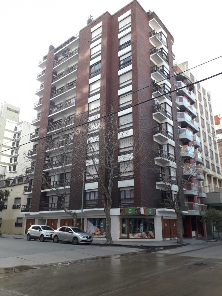 3 ambientes externo con cochera cubierta La Perla.
