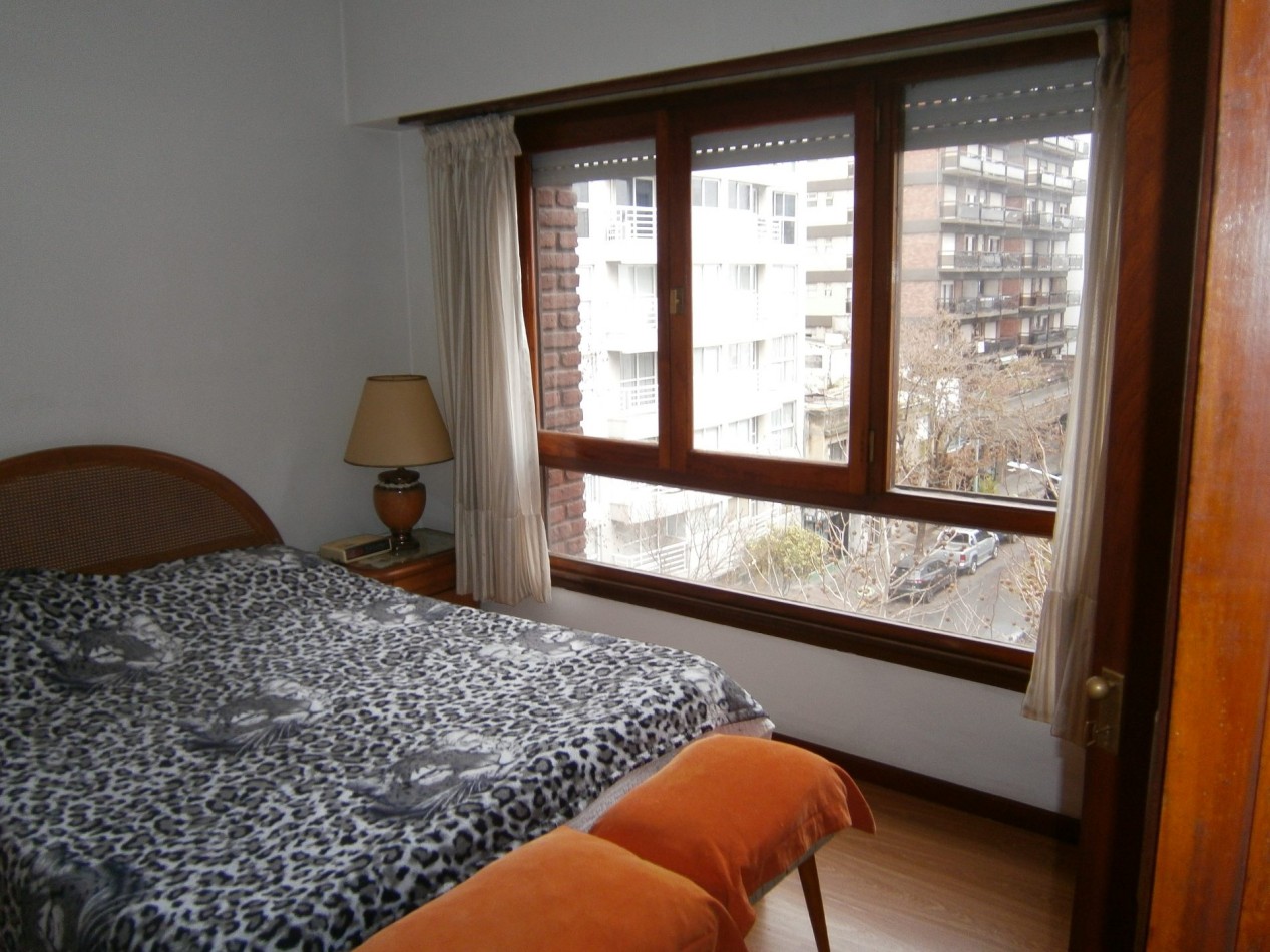 3 ambientes externo con cochera cubierta La Perla.