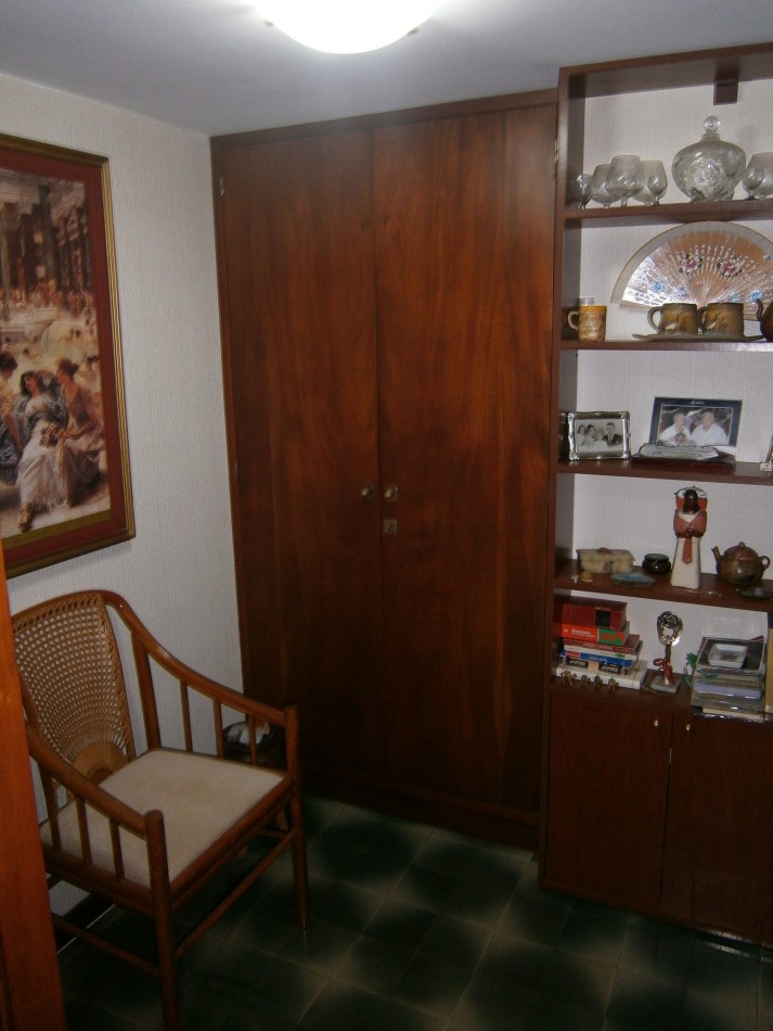 3 ambientes externo con cochera cubierta La Perla.