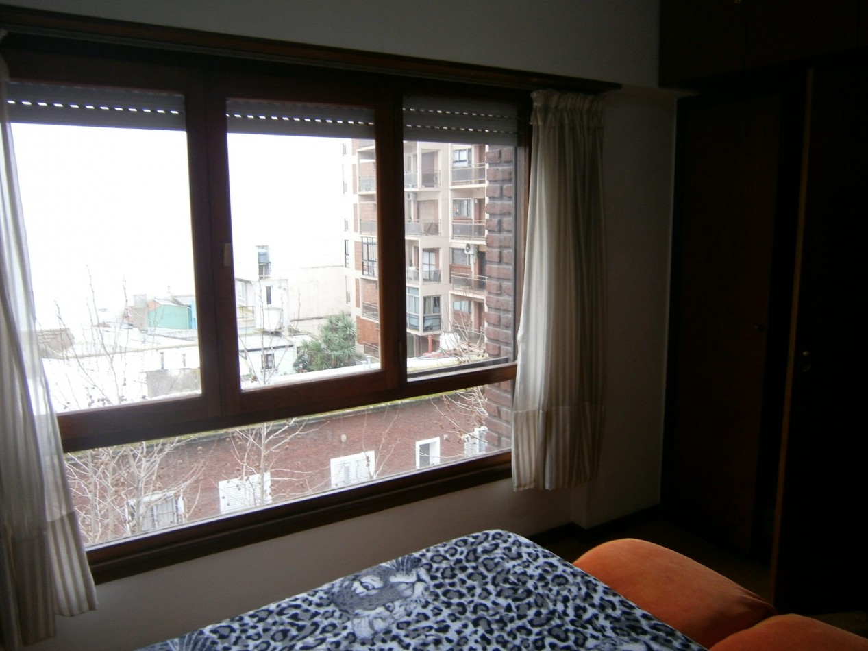 3 ambientes externo con cochera cubierta La Perla.