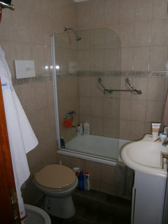 3 ambientes externo con cochera cubierta La Perla.
