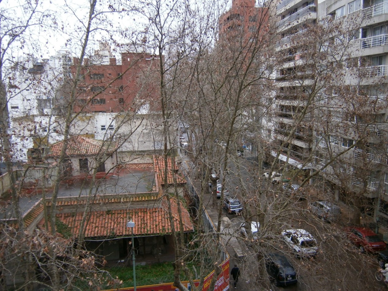 3 ambientes externo con cochera cubierta La Perla.