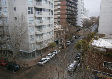 3 ambientes externo con cochera cubierta La Perla.